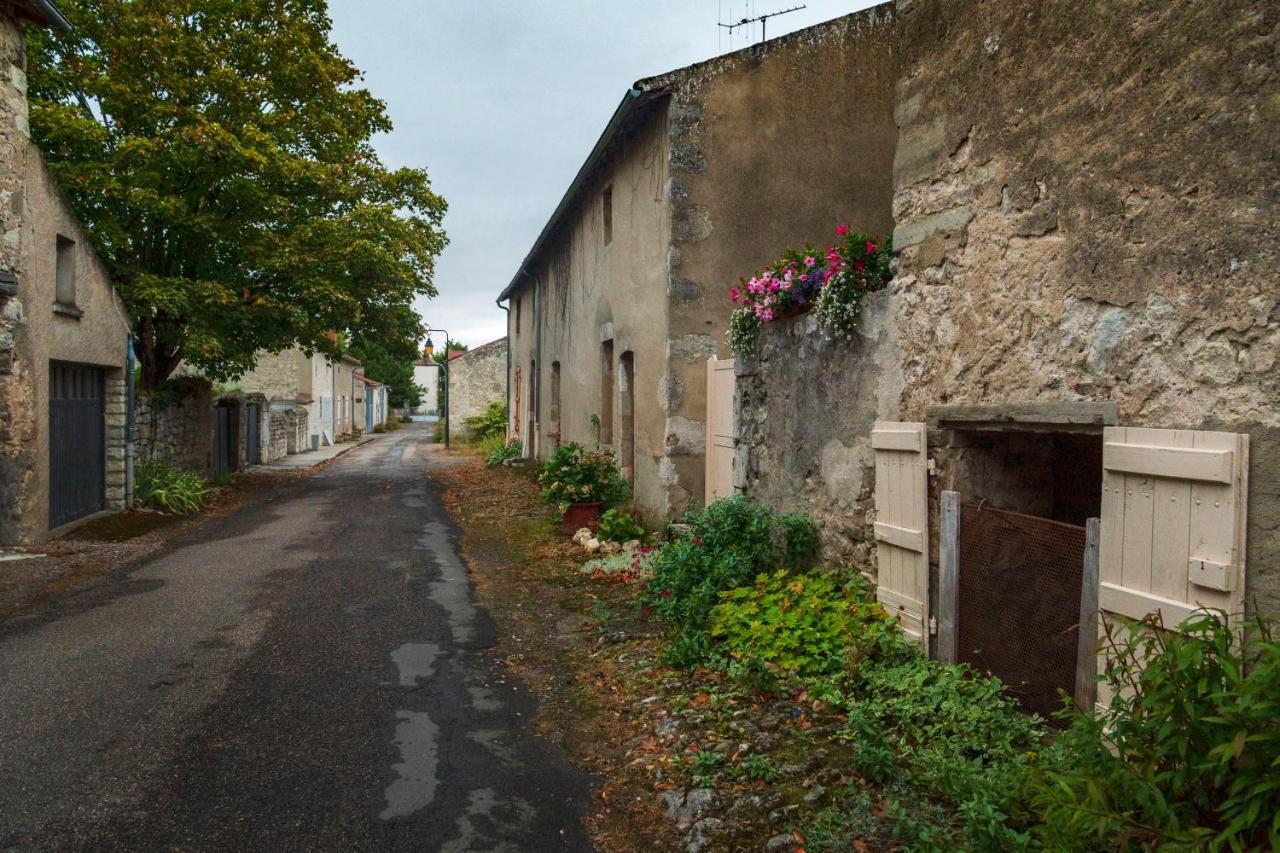 La Maison Du Prince De Conde Charroux-dʼAllier Exterior foto